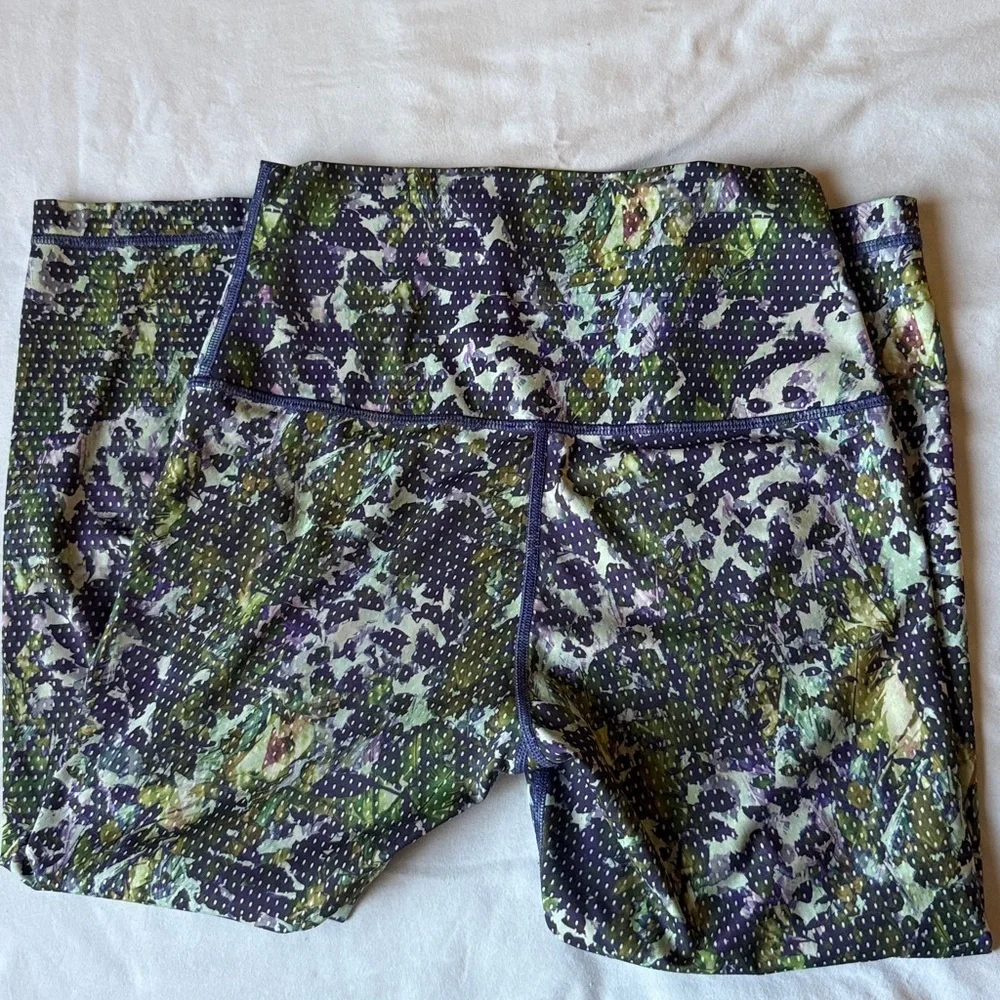 lululemon athletica Purple & Green Abstract Cropped Leggings